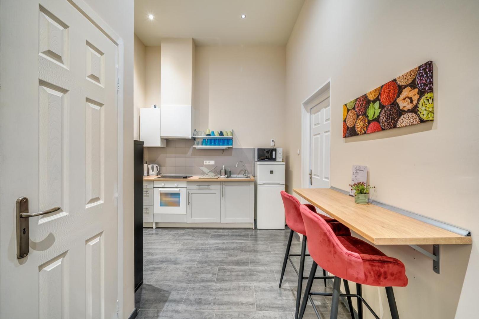 Appartamento Downtown Delight - Erzsebet Blvd - 13 Ppl Budapest Esterno foto