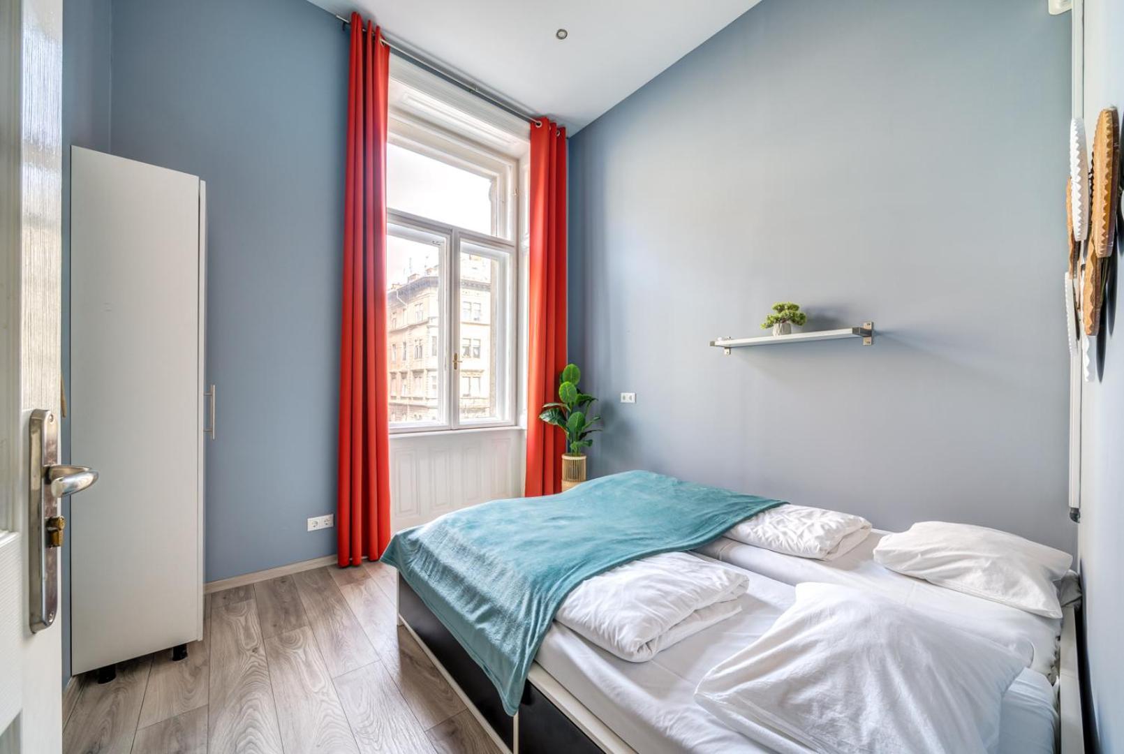 Appartamento Downtown Delight - Erzsebet Blvd - 13 Ppl Budapest Esterno foto