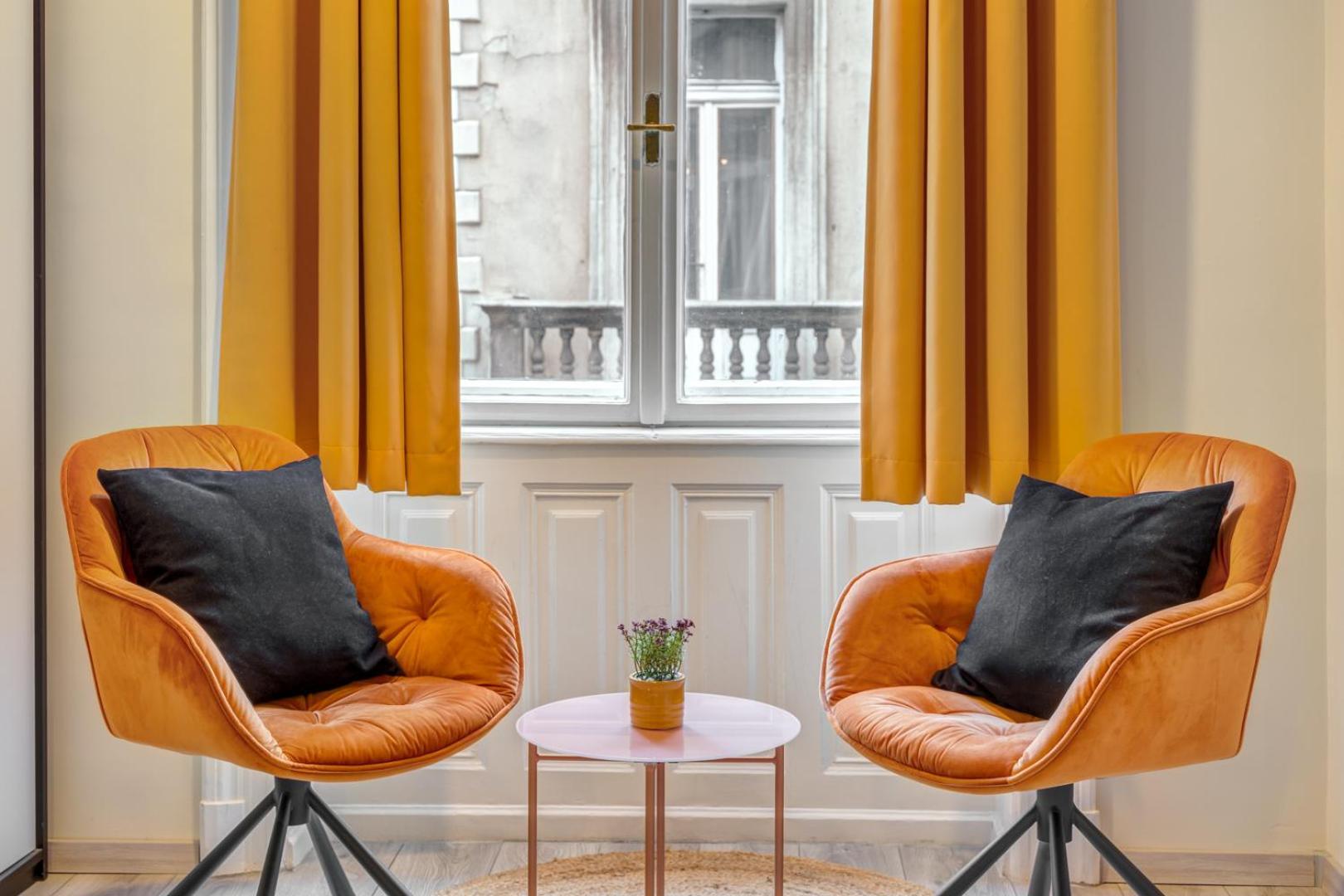 Appartamento Downtown Delight - Erzsebet Blvd - 13 Ppl Budapest Esterno foto