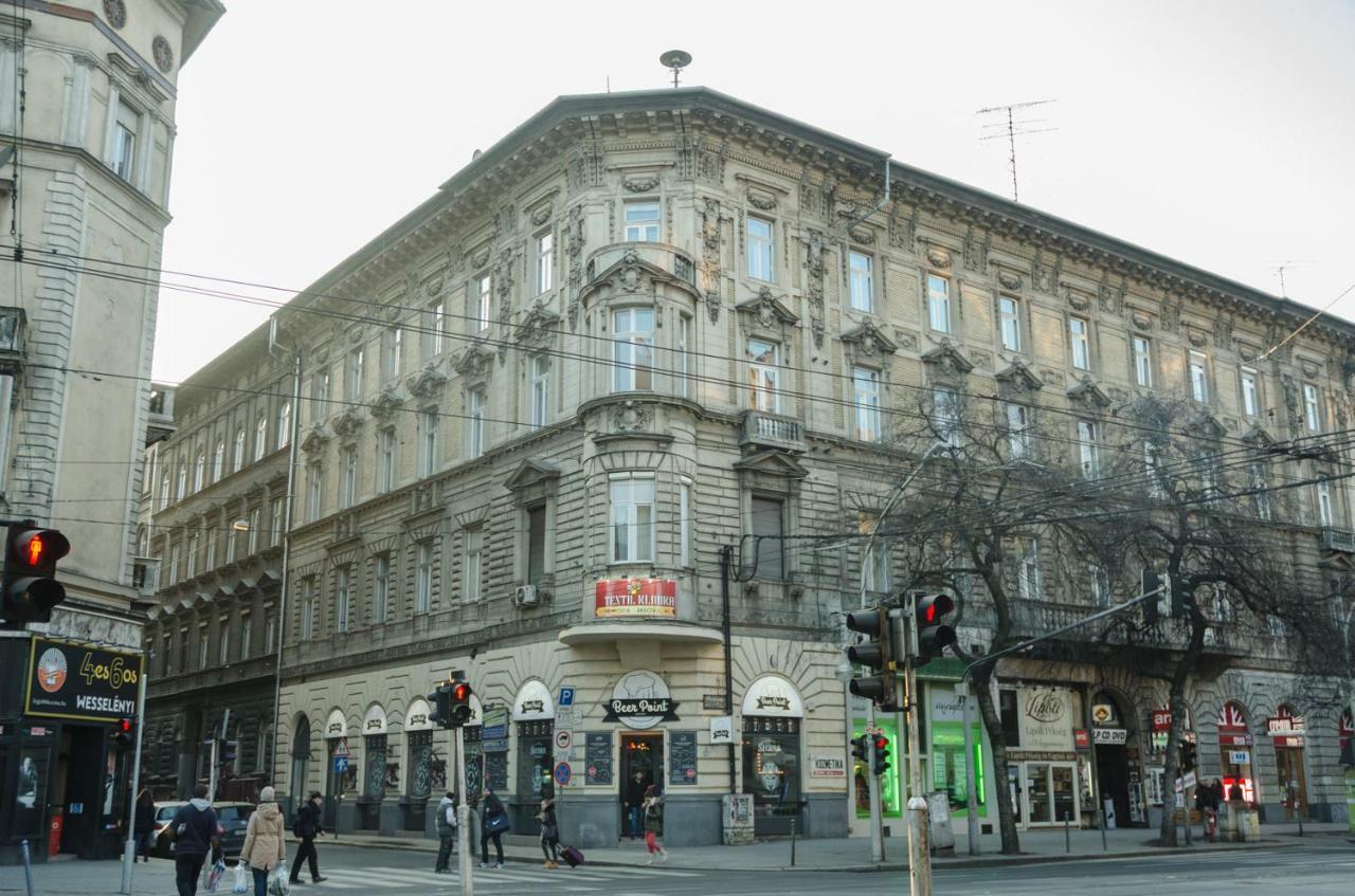 Appartamento Downtown Delight - Erzsebet Blvd - 13 Ppl Budapest Esterno foto