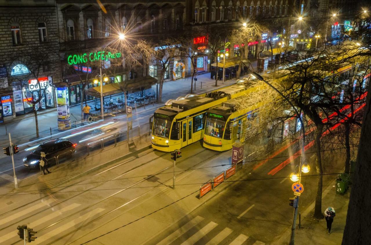 Appartamento Downtown Delight - Erzsebet Blvd - 13 Ppl Budapest Esterno foto
